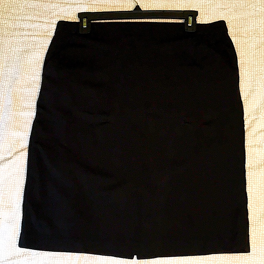 a.n.d Rayon/Spandex Pencil Skirt w/pockets sz 12